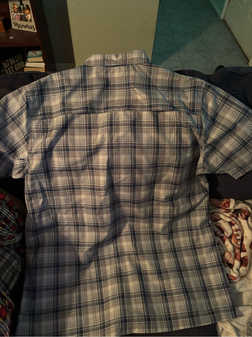 croft & barrow Men's Plaid Quick-Dry Button-Down Shirt in Gray and Blue - Picture 3 of 3